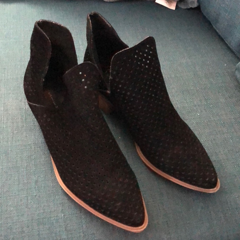Steven by Steve Madden black booties